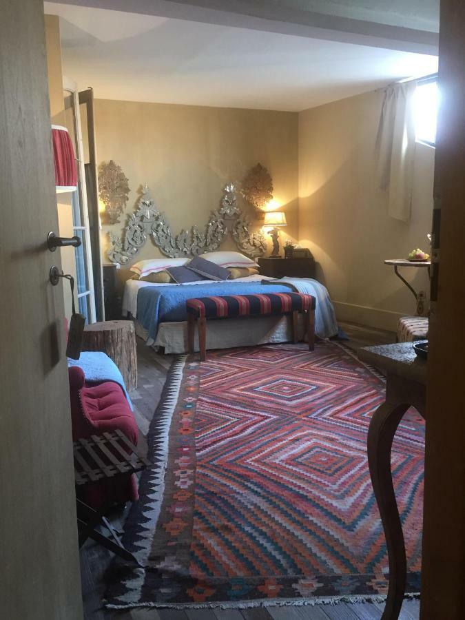Bed & Breakfast La Maison Rousseau D'hotes 3*